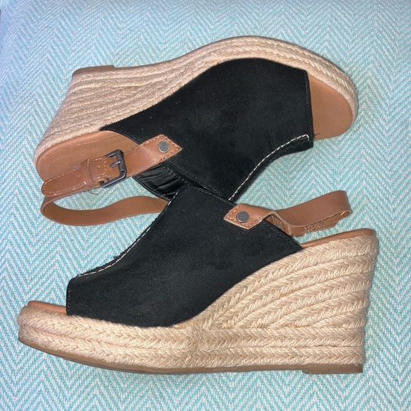 Dolcetta Selma 6.5 women’s Black and Tan Espadrille Wedges - Picture 14 of 16